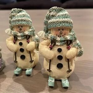 Artisan Flair by Heather Hykes Set of 2 Skiing miniature Snoman Figurines